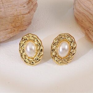 Gold Tone Faux Pearl Oval Cabochon Stud Earrings Classic Lightweight Elegant